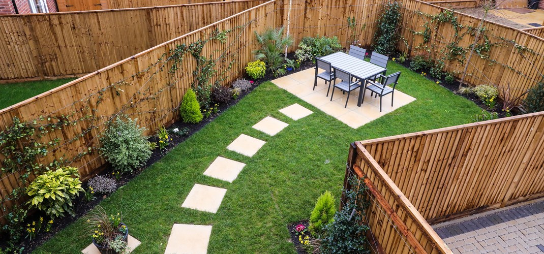 Thieves Lane (Oakwood) Show Home - Garden